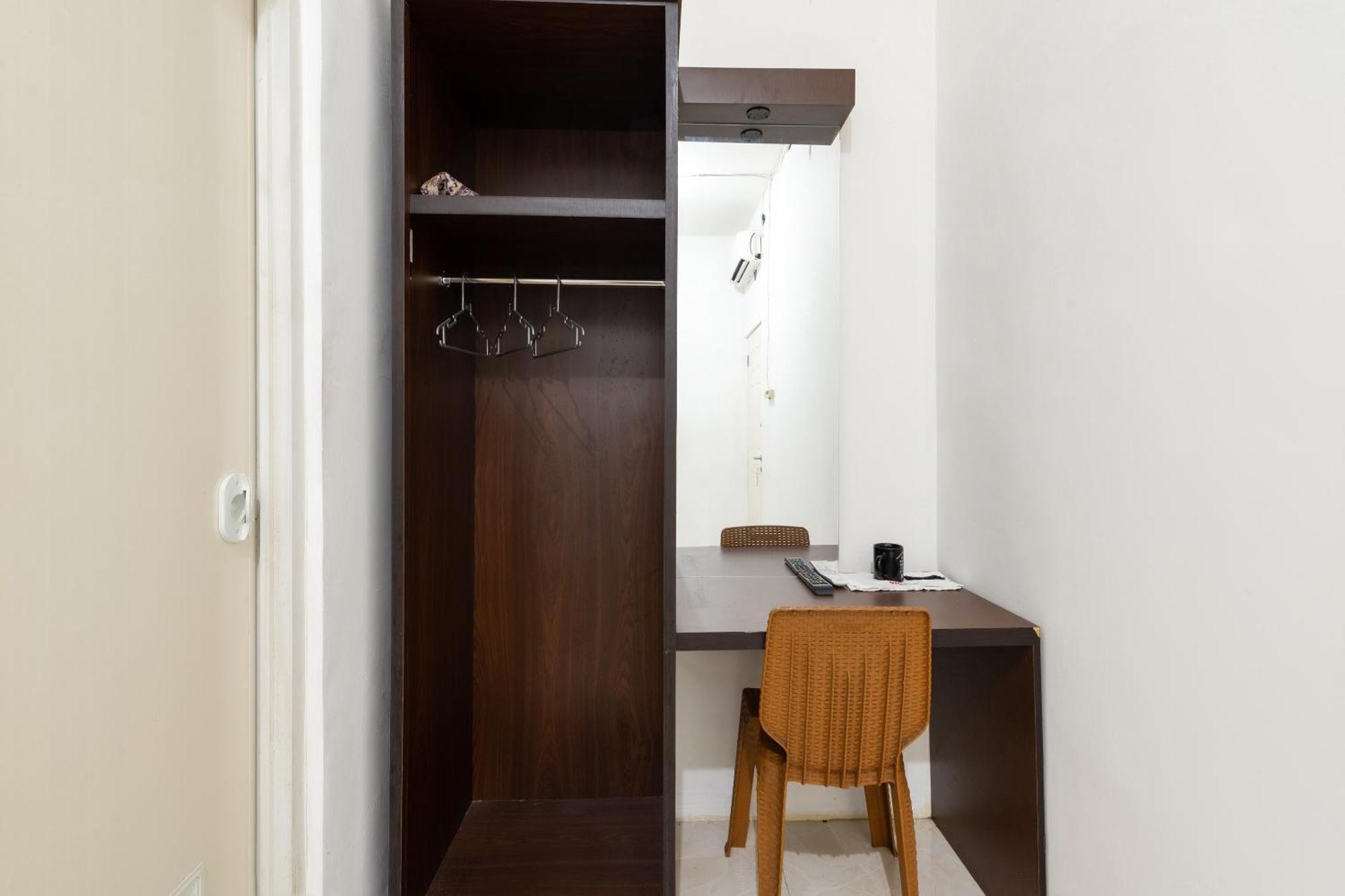 Oyo Life 2108 Griya Aisyah Residence Сурабая Экстерьер фото